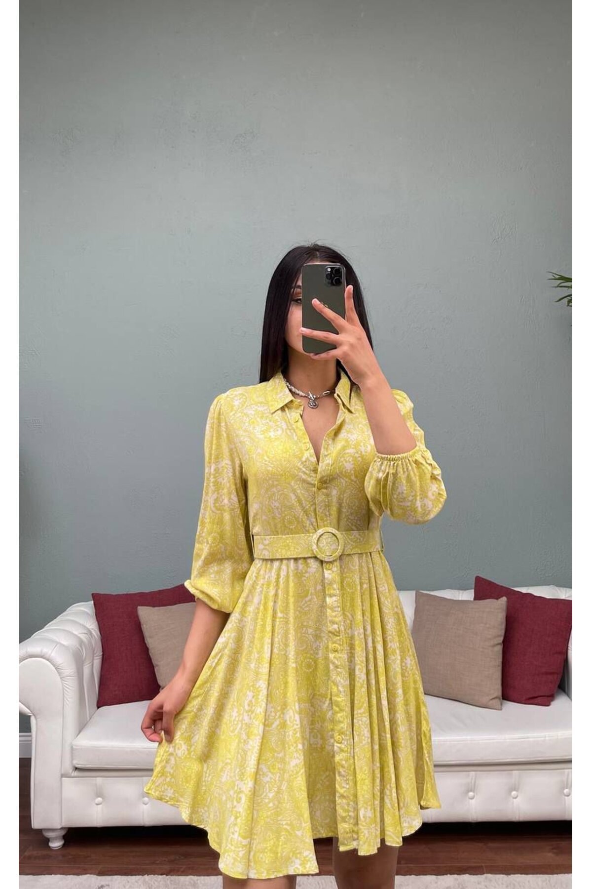 3065-SARI VOLANLI KISA VİSKON ELBİSE