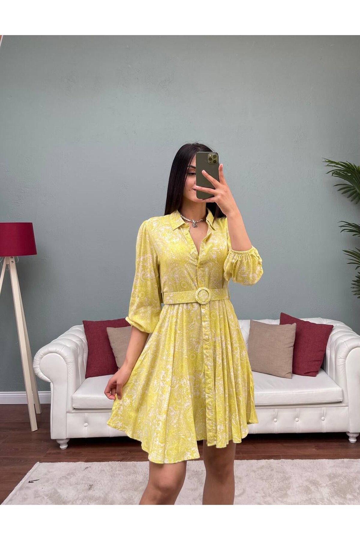3065-SARI VOLANLI KISA VİSKON ELBİSE
