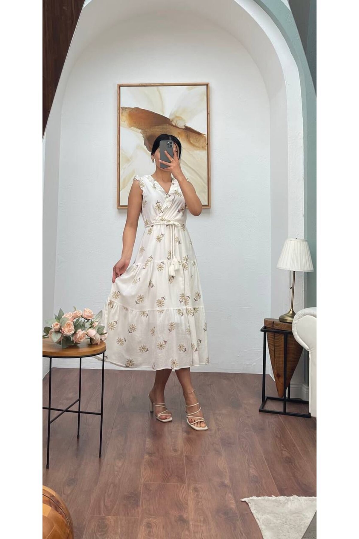 3098-KAHVERENGİ SIFIR KOL KRİNKIL ÇİÇEK DESEN ELBİSE