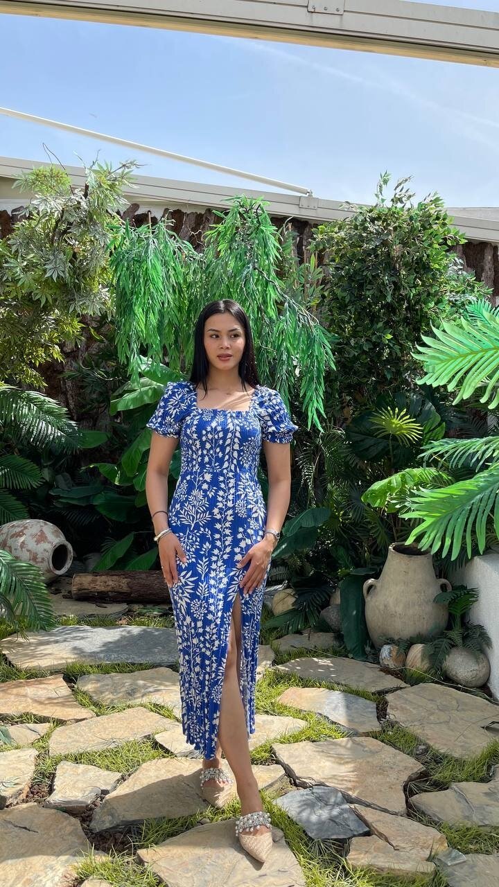 3142-SAKS FULL GİPELİ YANDAN YIRTMAÇLI ELBİSE