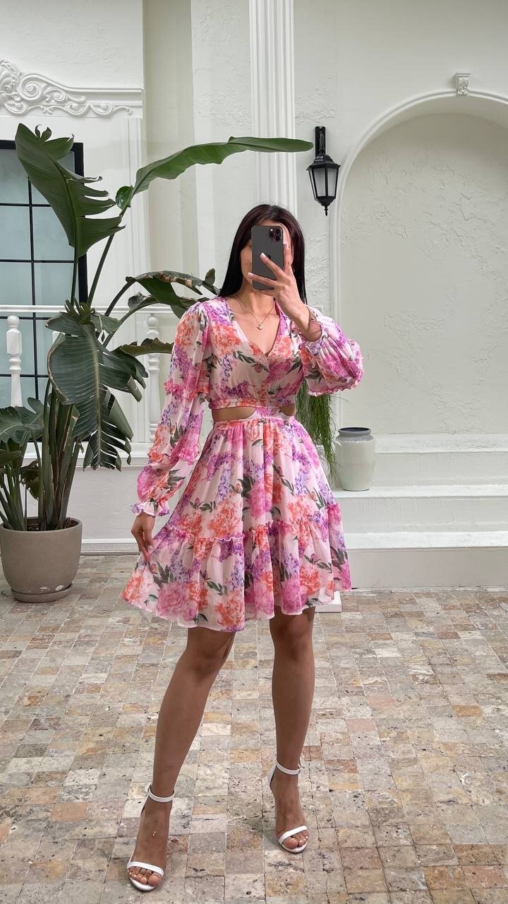 3222-PEMBE ÇİÇEK DESEN YANLARI AÇIK ELBİSE