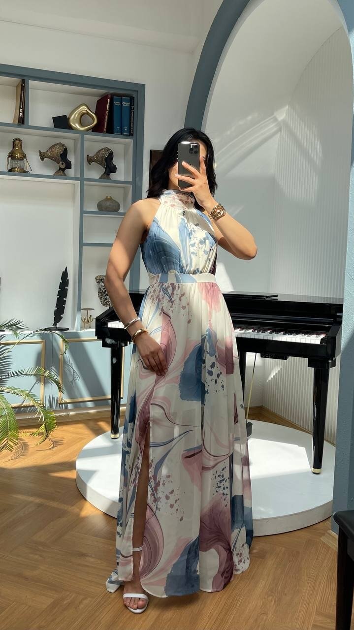 3242-İNDİGO BÜYÜK GÜLLÜ ŞİFON ELBİSE