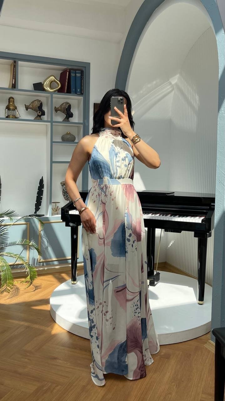 3242-İNDİGO BÜYÜK GÜLLÜ ŞİFON ELBİSE