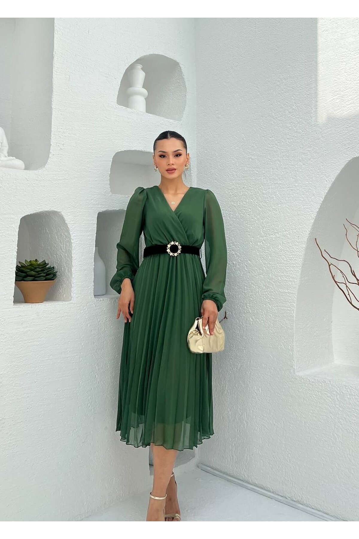 3314-HAKİ PLİSELİ ÇİÇEK DESEN KEMERLİ ELBİSE