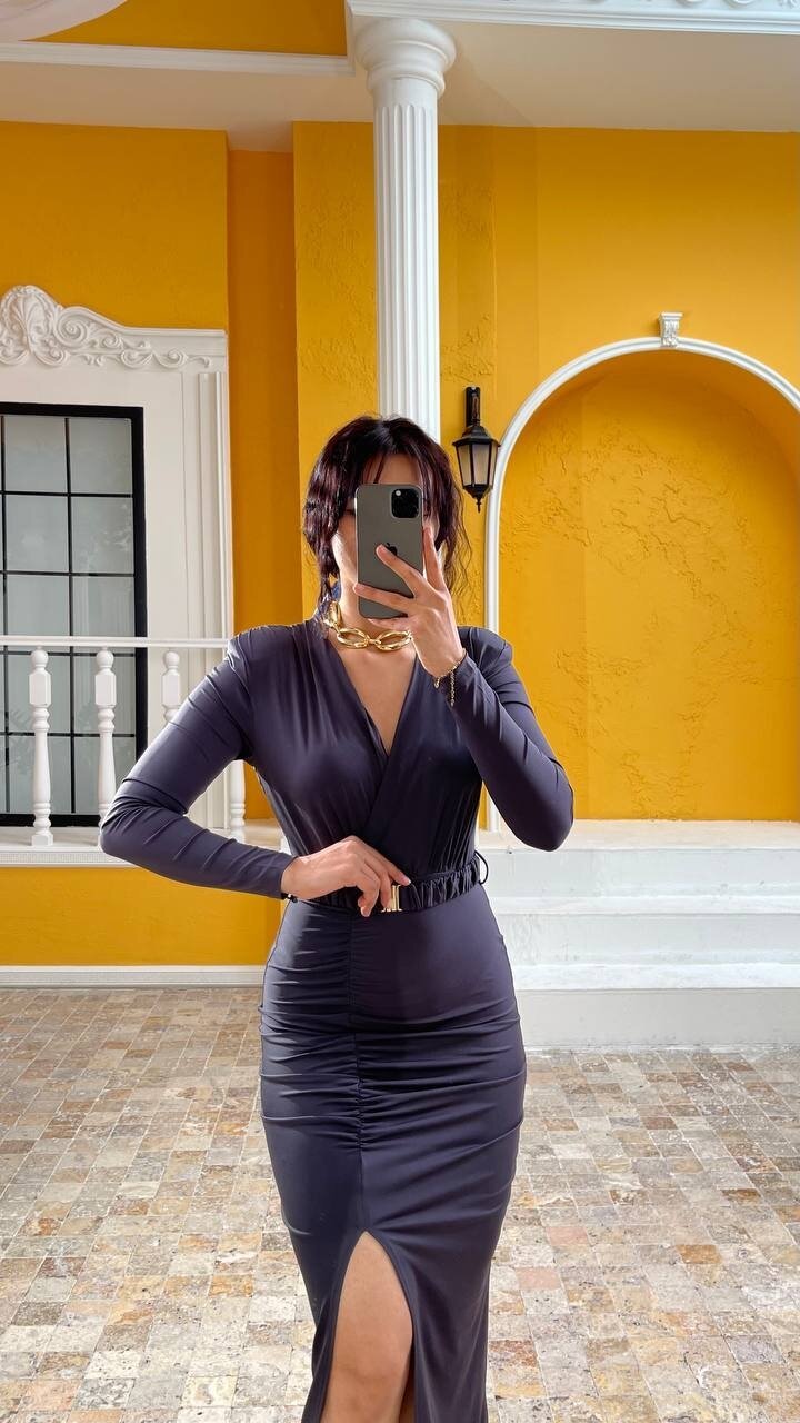 3361-ANTRASİT BÜZGÜLÜ DEMİR TOKA KEMERLİ ELBİSE