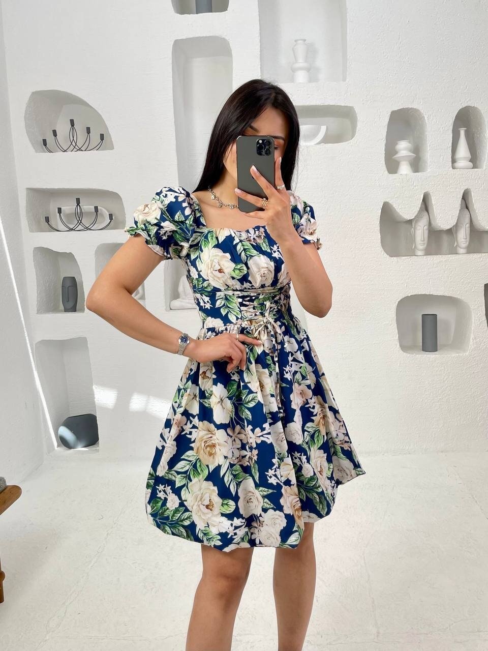 3488-ÖNÜ DÜĞÜMLÜ KISA ELBİSE