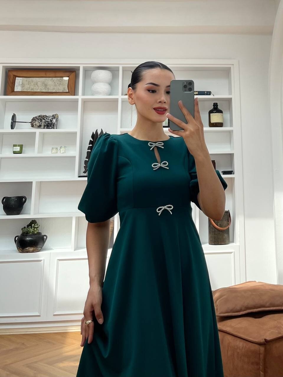 3578-ZÜMRÜT TAŞ FİYONKLU ELBİSE