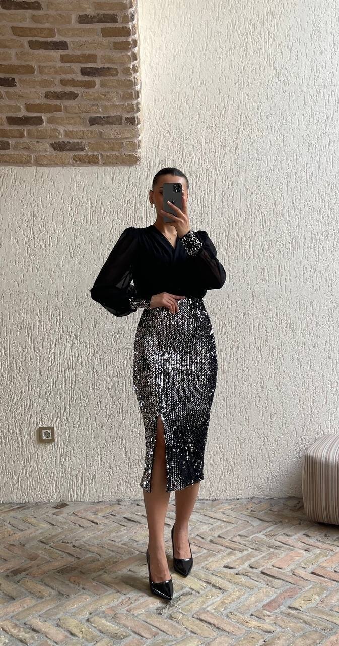 3594-GÜMÜŞ ÜSTÜ ŞİFON ETEĞİ PULPAYET ELBİSE