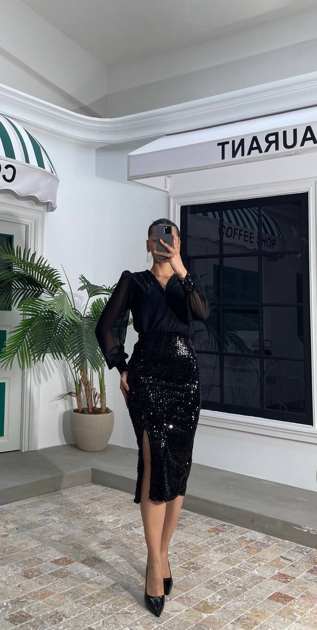 3594-SİYAH ÜSTÜ ŞİFON ETEĞİ PULPAYET ELBİSE