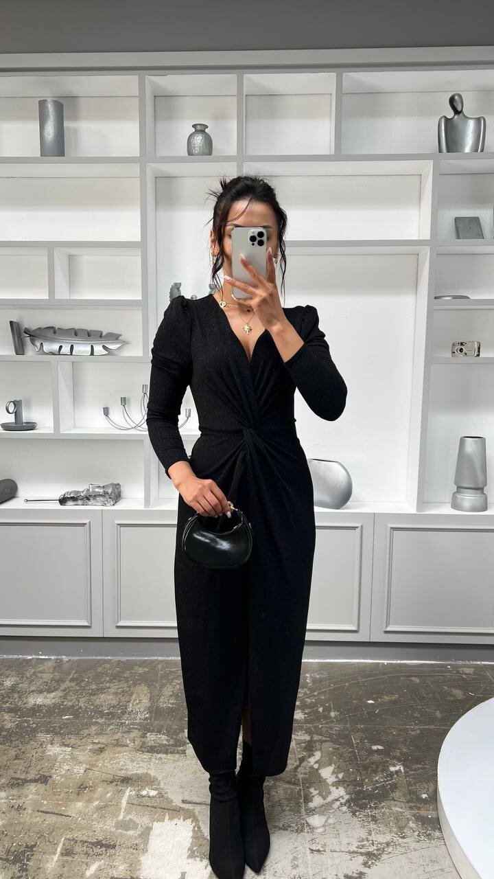 3633-SİYAH SİMLİ BÜZGÜ DETAYLI ELBİSE