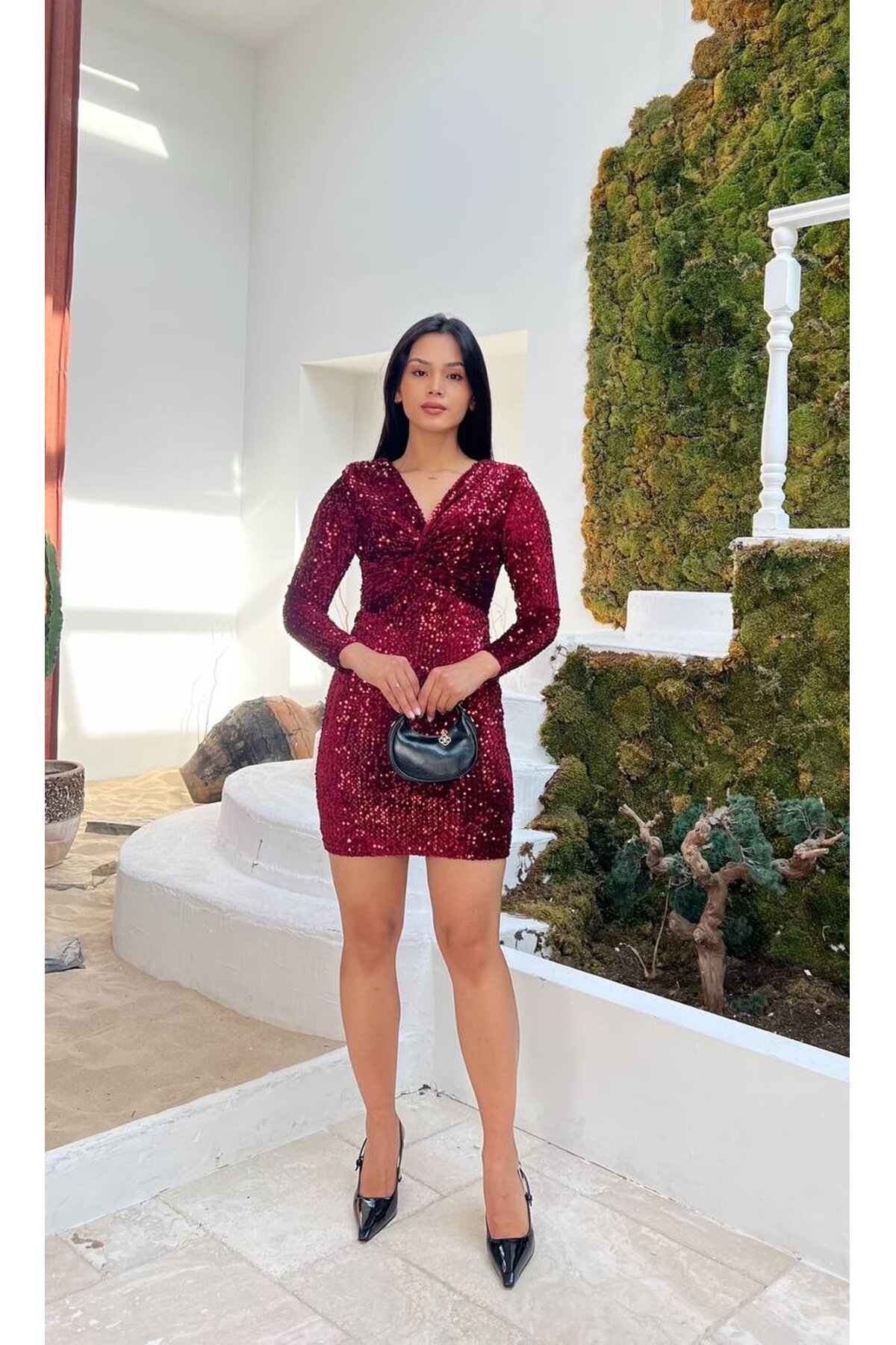 3649-BORDO ÖNÜ BÜZGÜ DETAY KISA PUL PAYET ELBİSE