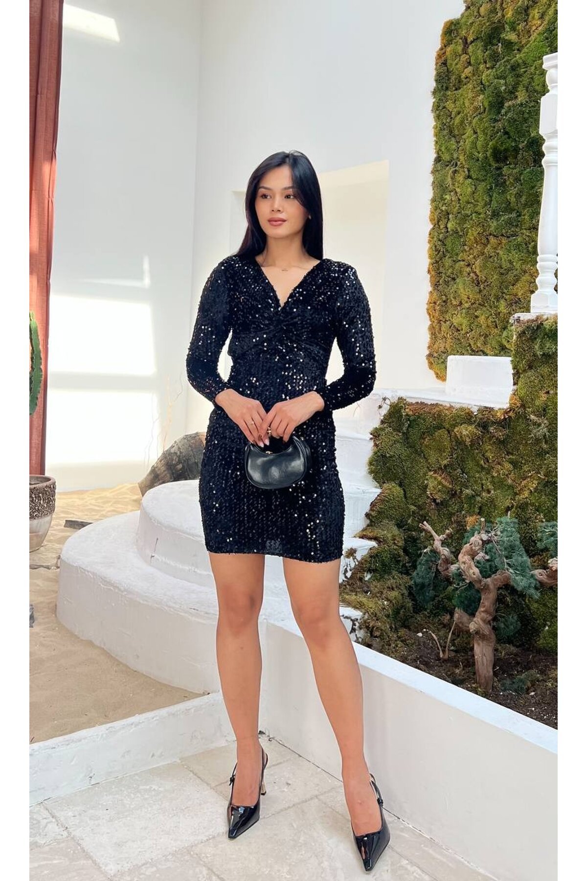 3649-SİYAH ÖNÜ BÜZGÜ DETAY KISA PUL PAYET ELBİSE