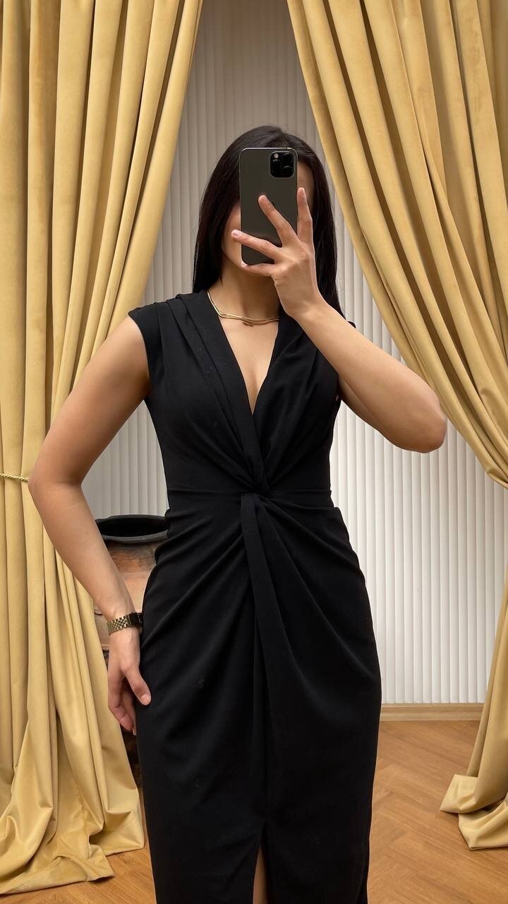 3698-SİYAH ÖNÜ BÜZGÜLÜ ELBİSE