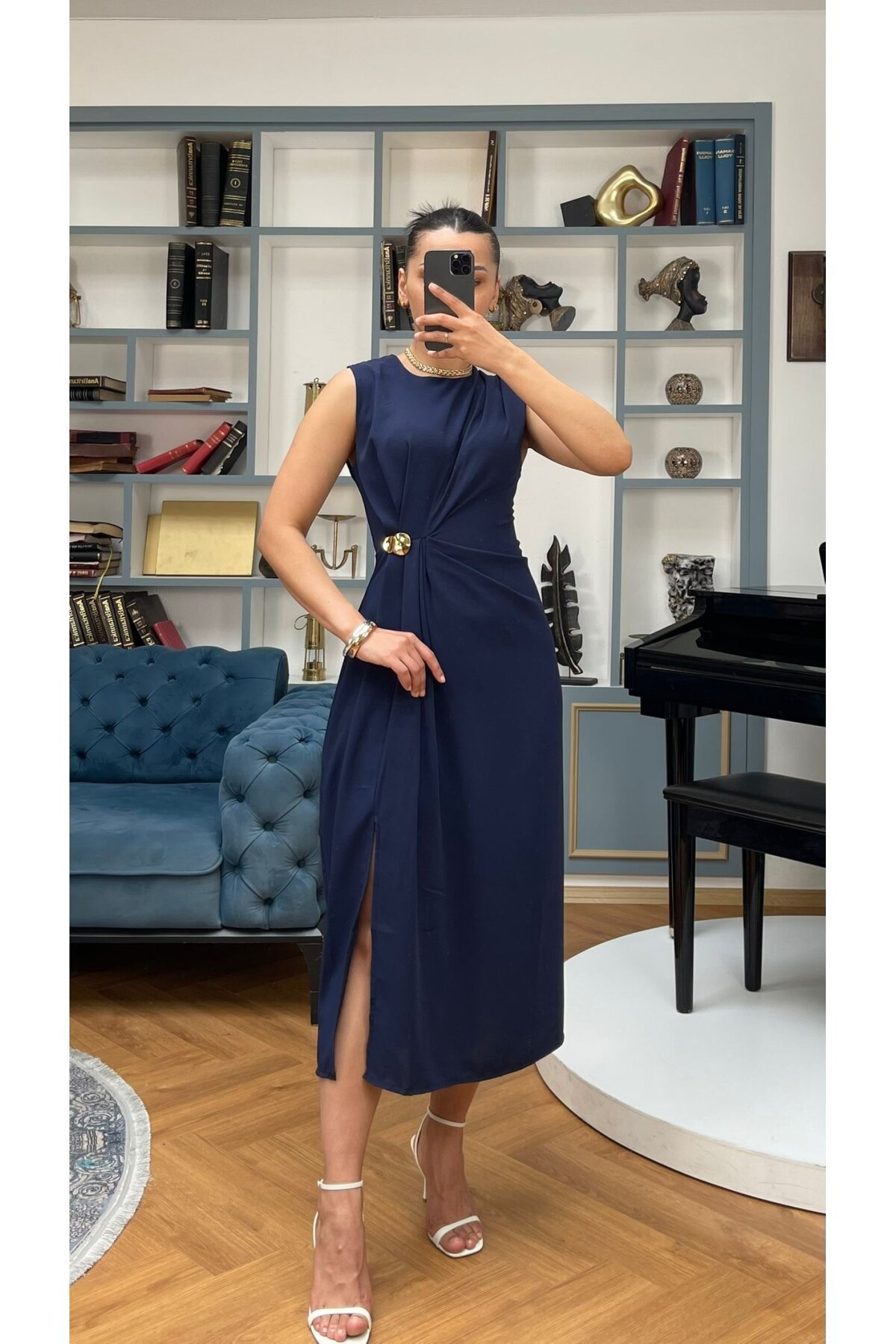 3718-LACİVERT ASİMETRİK BROŞLU ELBİSE