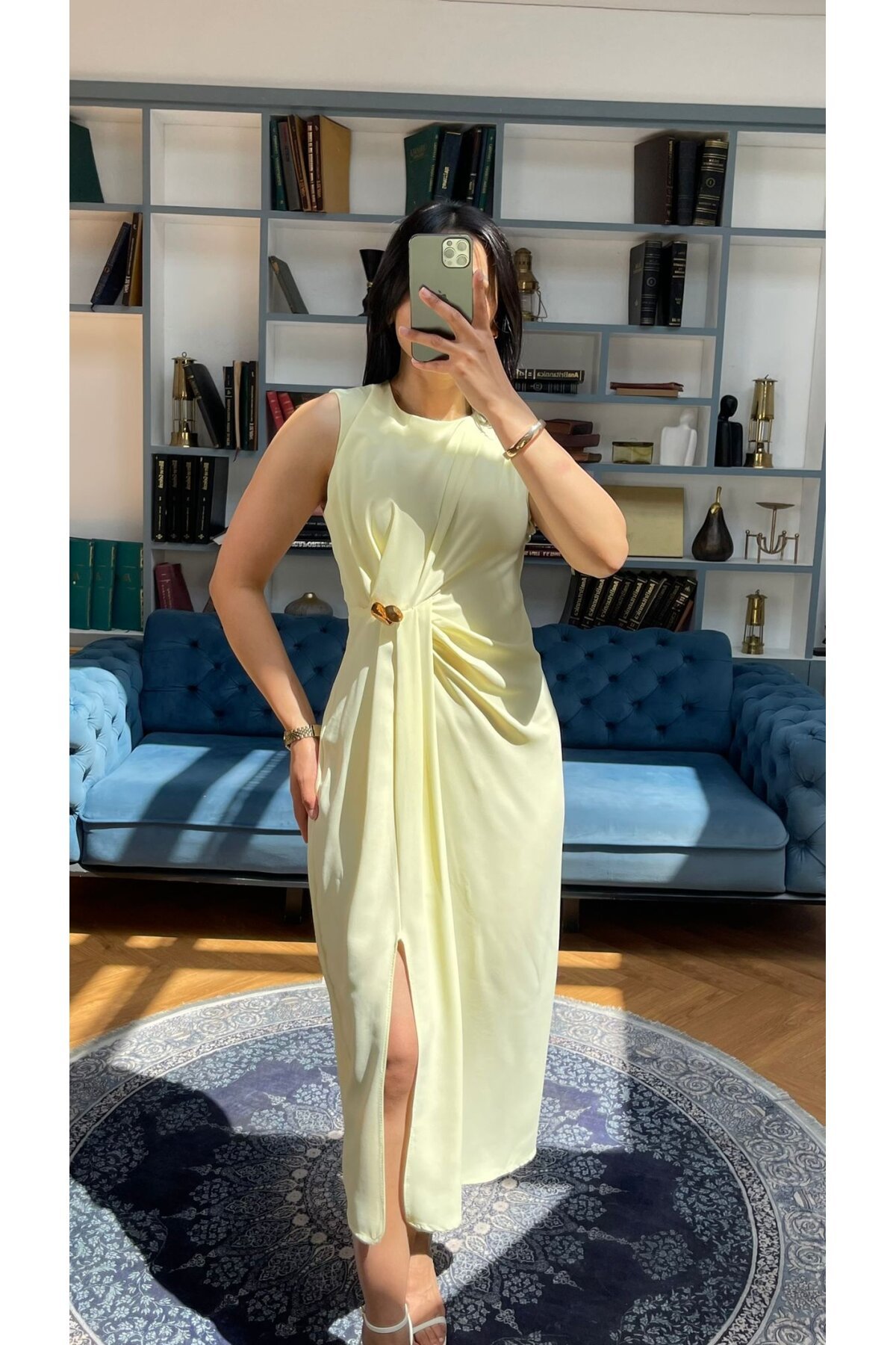 3718-SARI ASİMETRİK BROŞLU ELBİSE