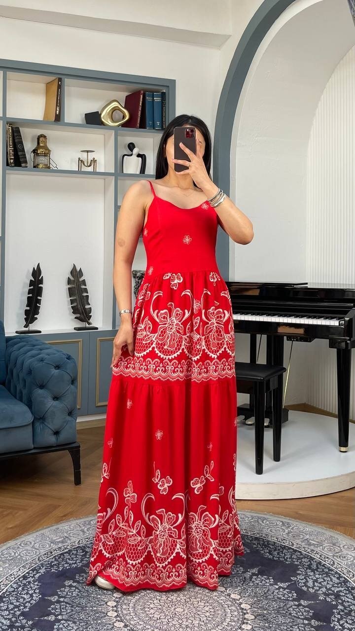 3762-KIRMIZI ALTI SULU ÇİÇEK DESEN SIFIR KOL ELBİSE