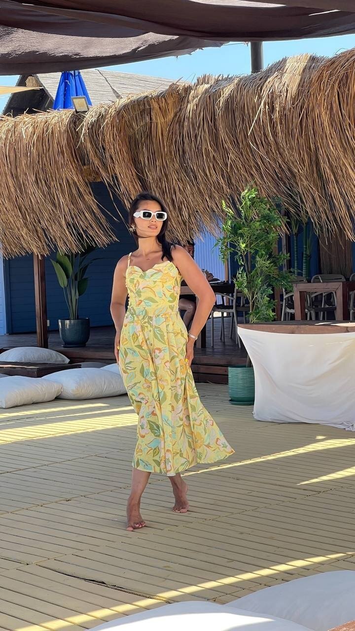 3786-SARI KETEN ÇİÇEKLİ DÜĞMELİ ELBİSE