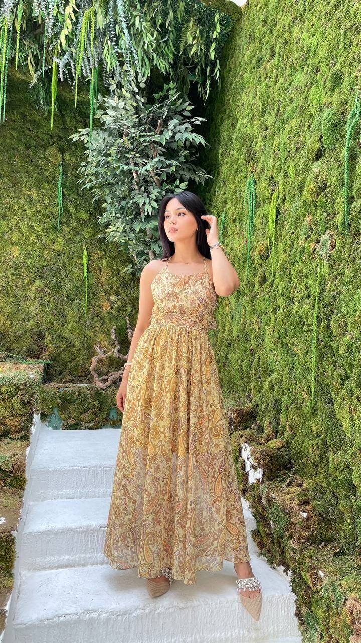 3790-SARI ÇİÇEK DESEN SIRTI AÇIK FIFIRLI ELBİSE