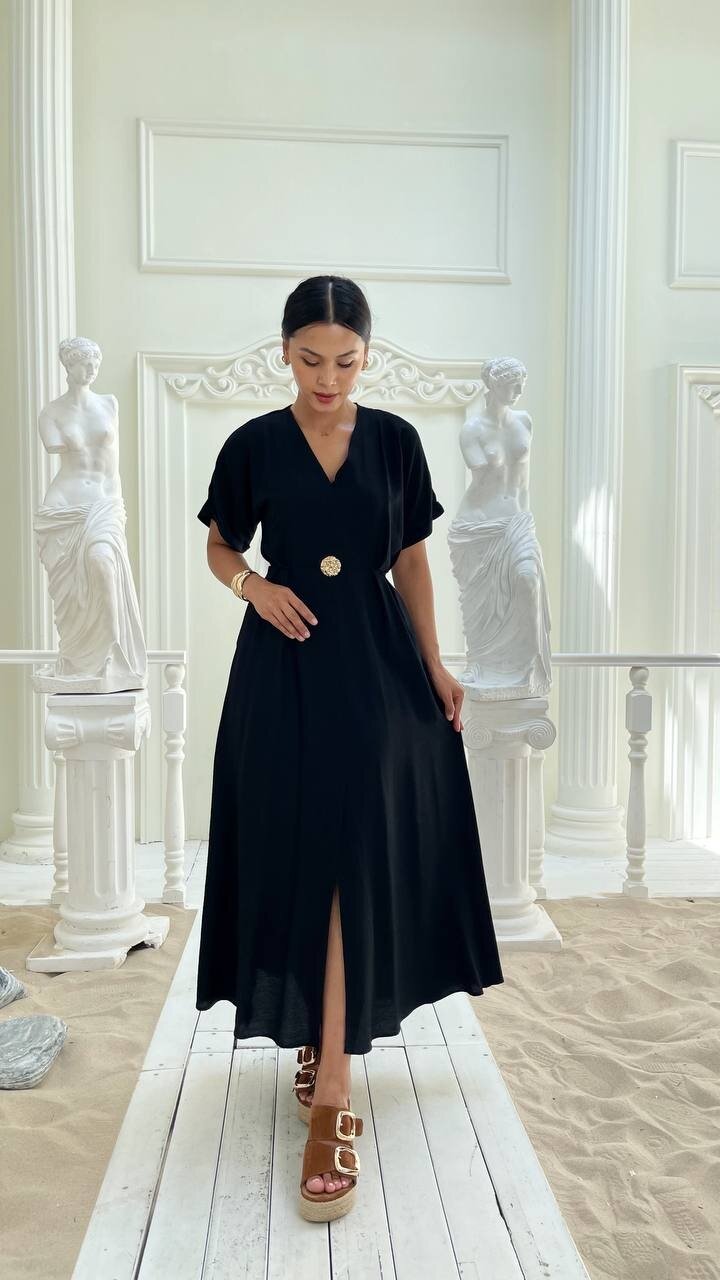 3799-SİYAH BROŞLU ÖNÜ YIRTMAÇLI ELBİSE