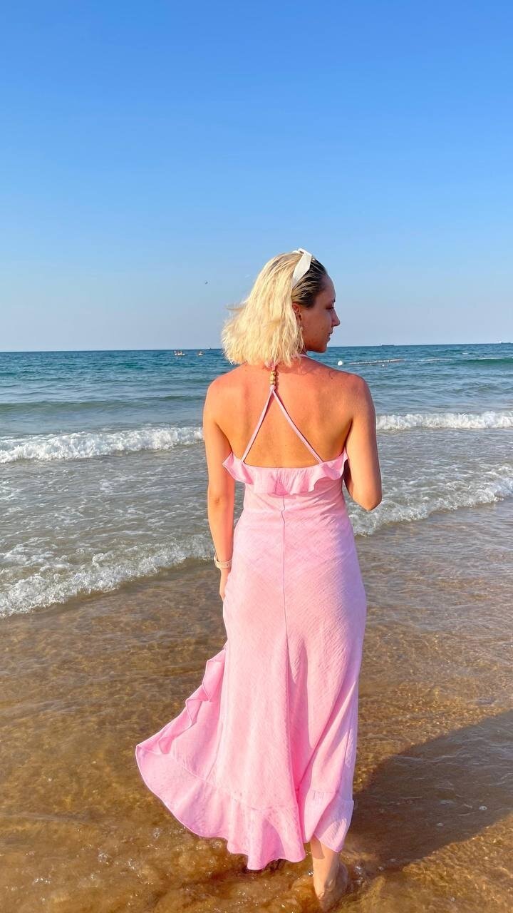 3802-PEMBE YIRTMAÇ FIRFIR DETAY ELBİSE