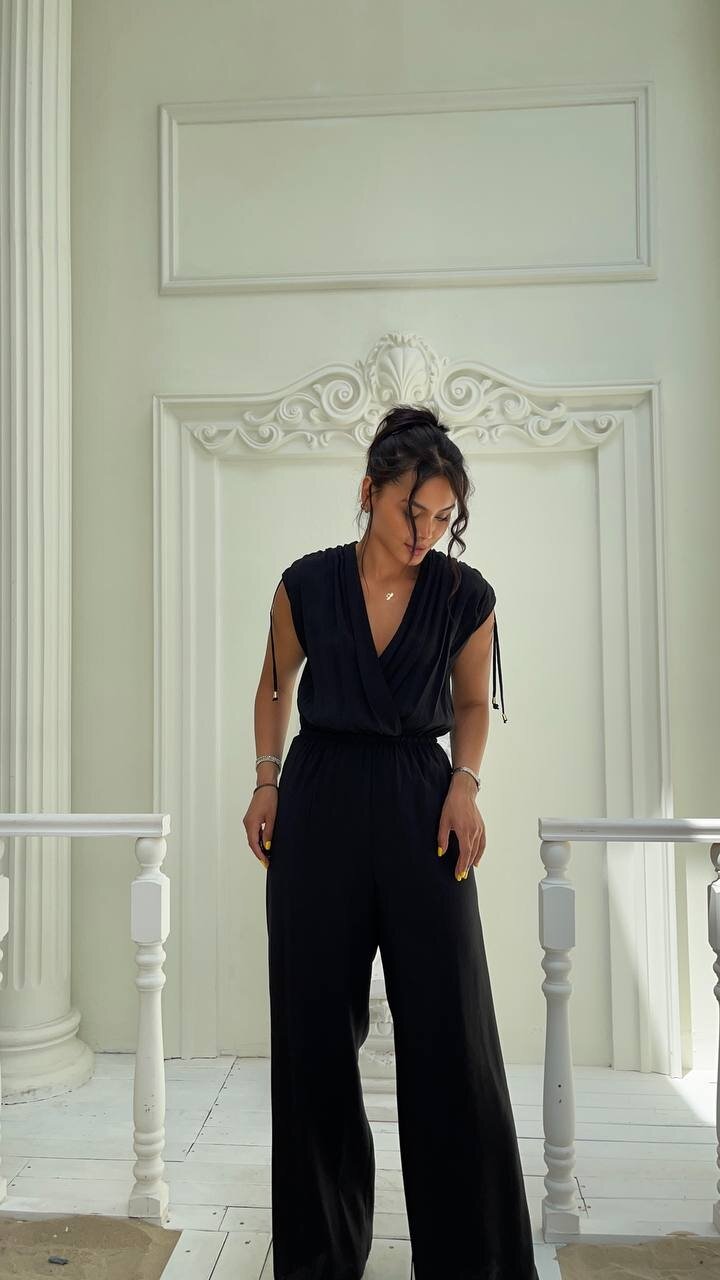 3805-SİYAH KOLLARI DÜĞÜM DETAY TULUM