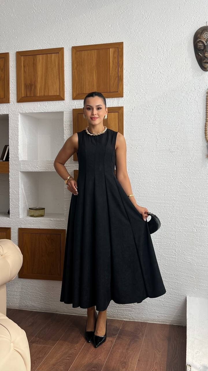 3825-SİYAH SÜET KUMAŞ SIFIR KOL KİLOŞ ELBİSE