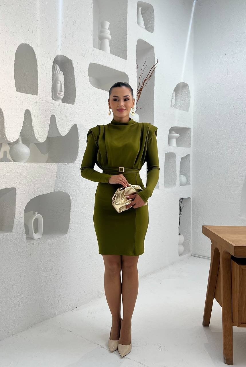 3838-OLİV BALIKÇI YAKA KARE TOKA KEMERLİ KISA ELBİSE