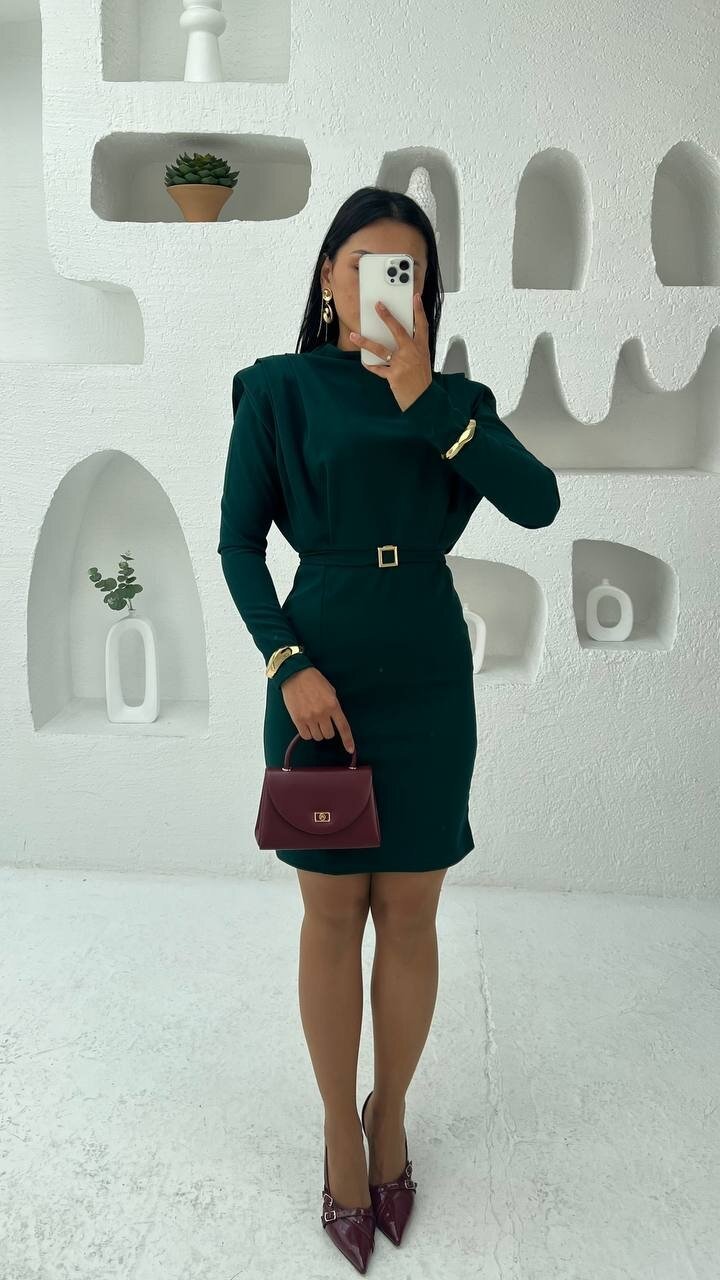 3838-ZÜMRÜT BALIKÇI YAKA KARE TOKA KEMERLİ KISA ELBİSE