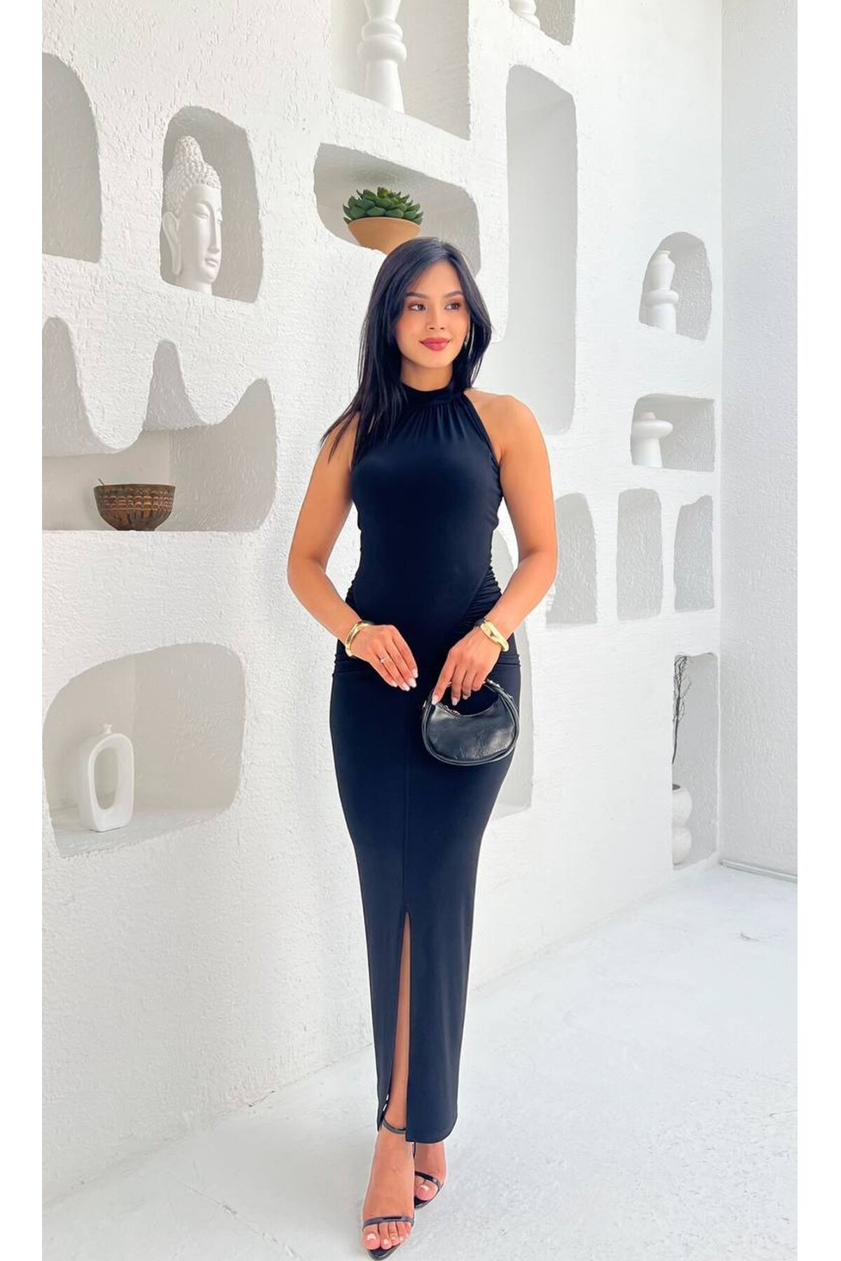 3844-SİYAH YANLARI BÜZGÜLÜ BALIK ETEK ELBİSE