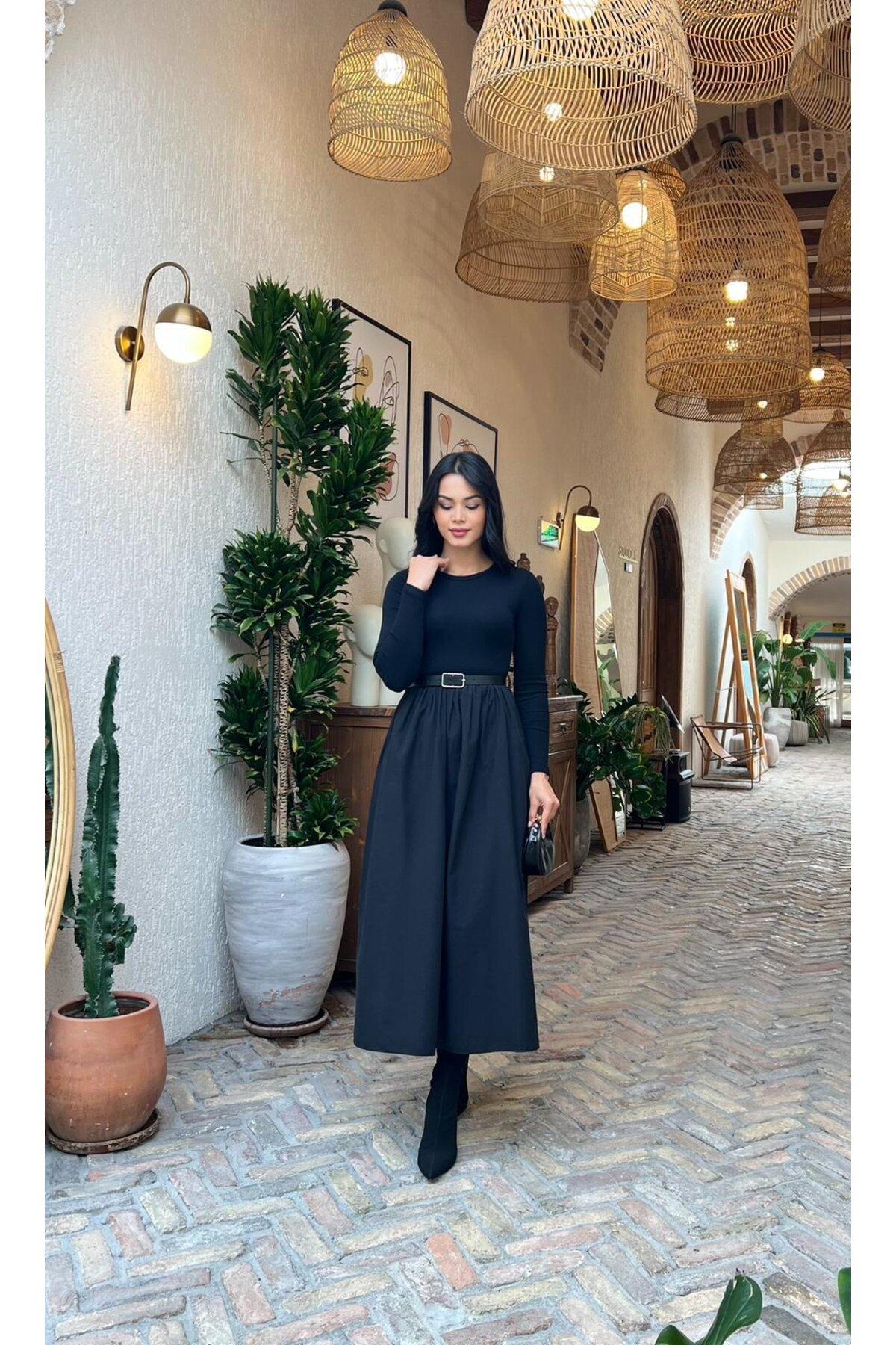 3857-SİYAHA SİYAH  ÜST KAŞKORSE ALT POPLİN KEMERLİ ELBİSE