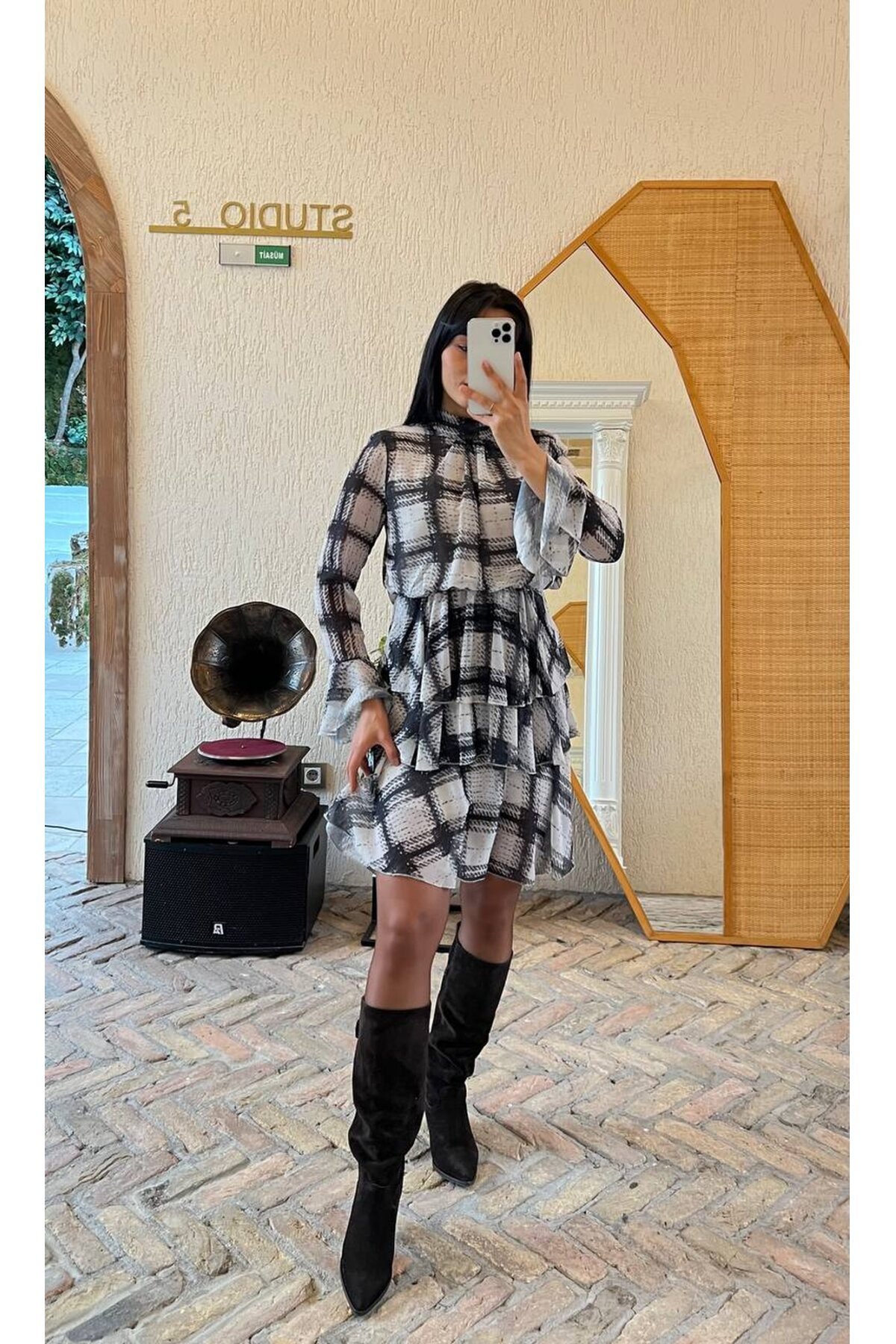 3861-SİYAH EKOSE DESEN KAT KAT ŞİFON ELBİSE