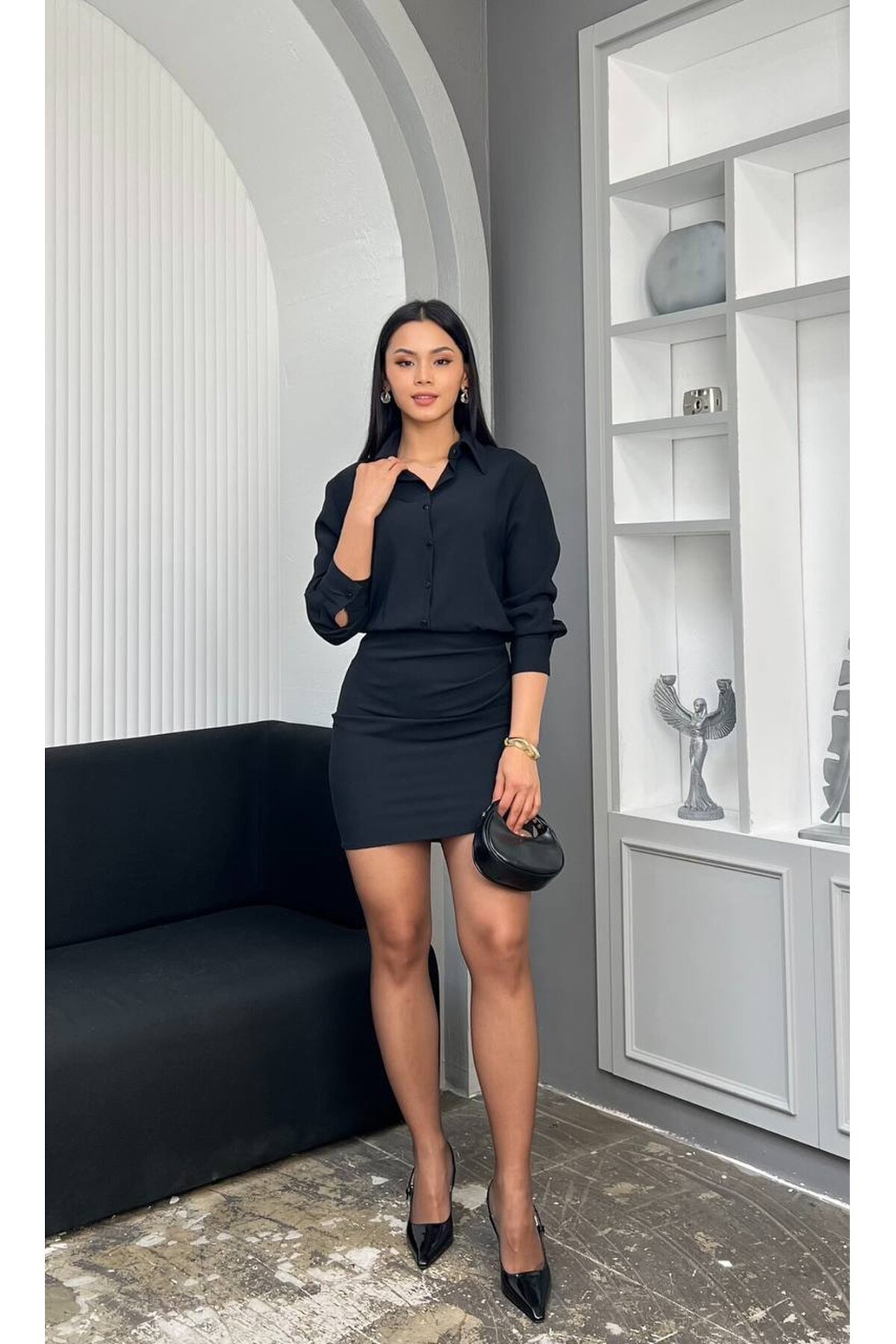 3869-SİYAH GÖMLEK YAKA DÜĞMELİ ETEĞİ DRAPELİ ELBİSE