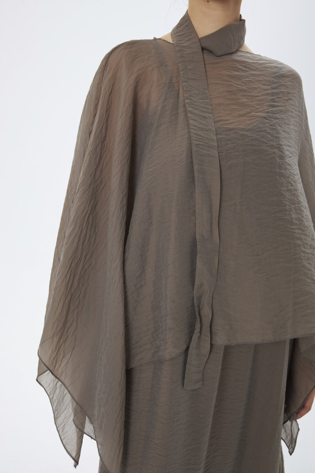 4086-Gri Şifon Kaftan Detaylı Astar İçli Takım