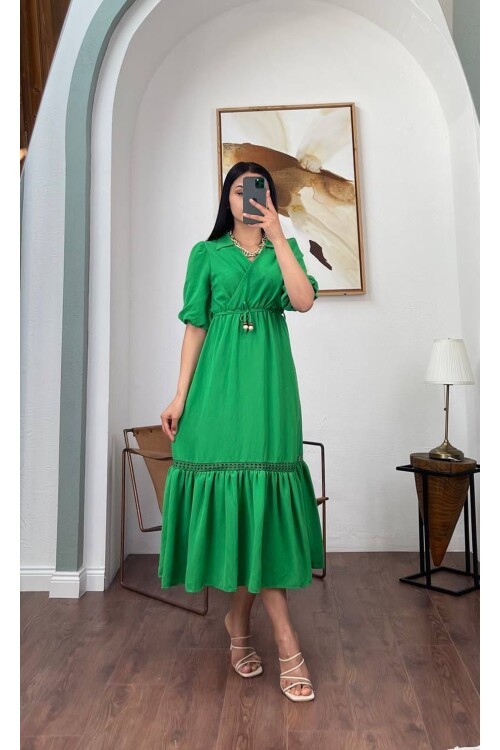 3079-YEŞİL DÜZ KETEN ALT DANTEL DETAYLI ELBİSE