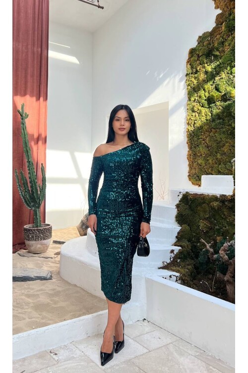 3650- ZÜMRÜT TEK OMUZ MİDİ BOY PULPAYET ELBİSE