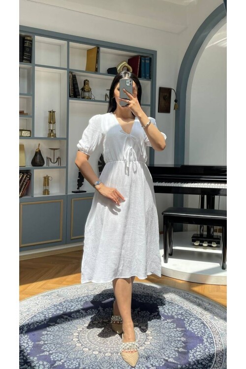 3753-BEYAZ GÖĞÜS KISMI BAĞLAMA DETAY ELBİSE