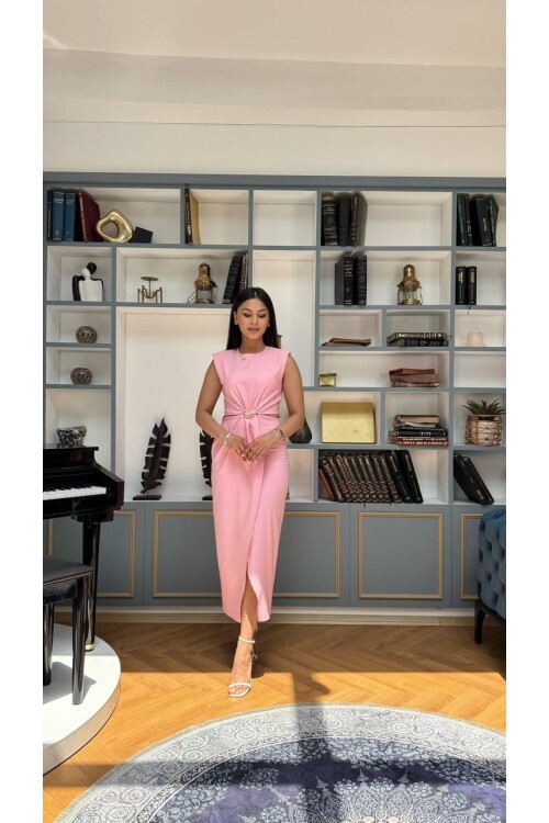 3755-PEMBE BÖBREK PENCERELİ TOKALI ELBİSE