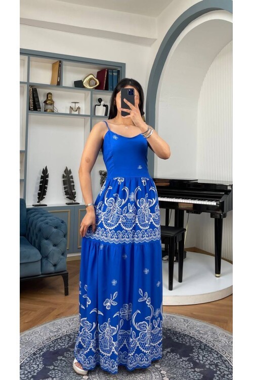 3762-MAVİ ALTI SULU ÇİÇEK DESEN SIFIR KOL ELBİSE