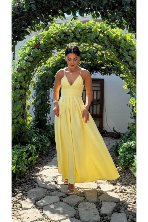 3795-SARI V YAKA TAŞ DETAY KİLOŞ ELBİSE