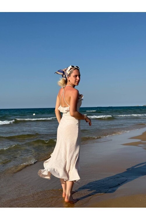 3802-BEJ YIRTMAÇ FIRFIR DETAY ELBİSE