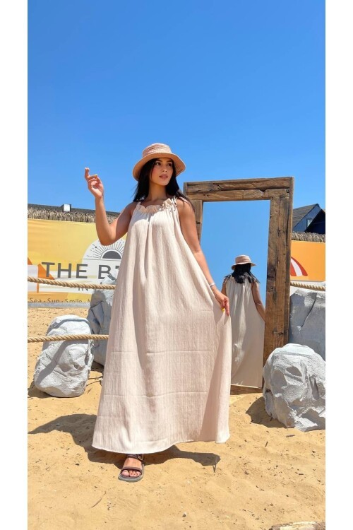 3807-BEJ HALTER YAKA KRİNKIL KUMAŞ ELBİSE