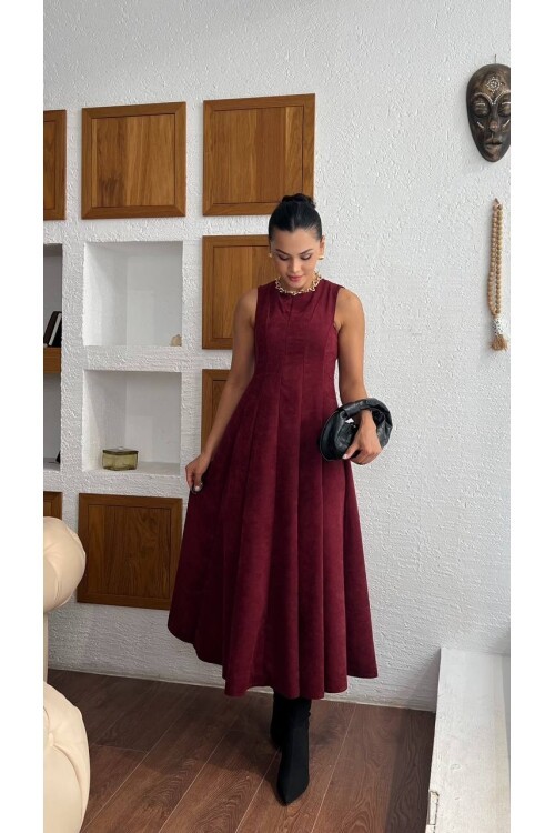 3825-BORDO SÜET KUMAŞ SIFIR KOL KİLOŞ ELBİSE