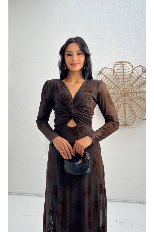 3875-KAHVERENGİ GÖĞÜS PENCERELİ ÇİÇEK DESENLİ FLOK BASKI ELBİSE