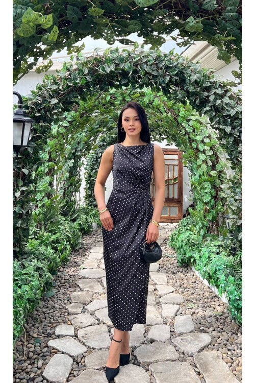 3937-SİYAH SATEN KUMAŞ PUANTİYE DRAPELİ ELBİSE