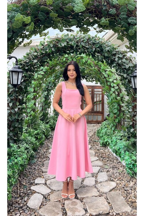 3938- PEMBE ARKADAN BAĞLAMA DETAYLI KARE YAKA KREP ELBİSE