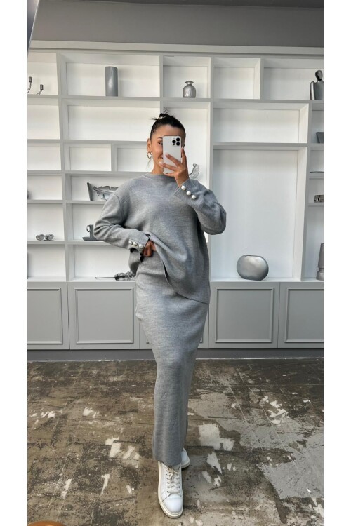 GRİ KOLLARI İNCİ DETAY ETEKLİ TAKIM