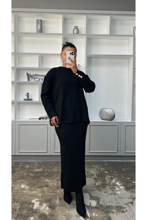 SİYAH KOLLARI İNCİ DETAYLI ETEKLİ TAKIM