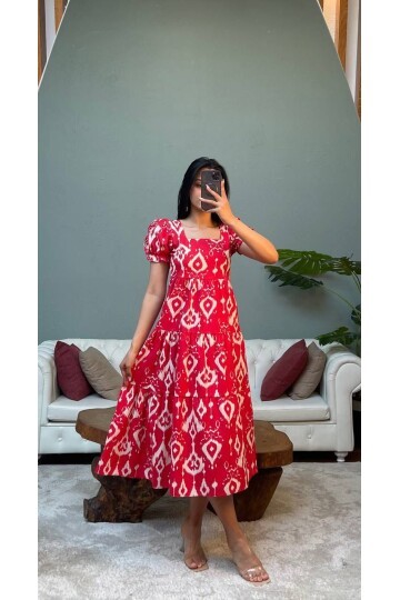 3018-KIRMIZI KOLLARI BÜZGÜLÜ POPLİN ELBİSE