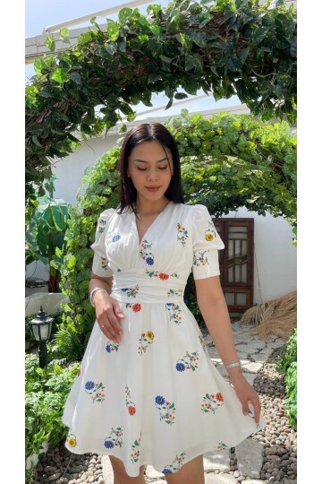 3096-ÇİÇEK V YAKA KISA ELBİSE