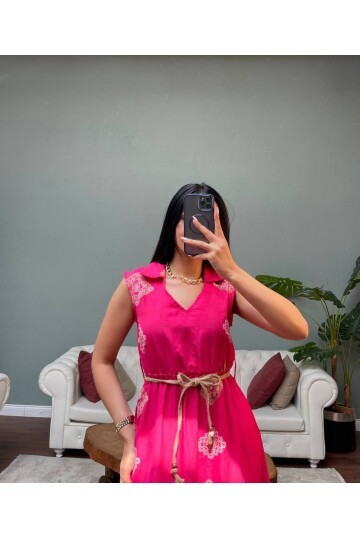 3159-PEMBE KETEN PUF DESENLİ BRODELİ ELBİSE